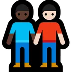 men holding hands: dark skin tone, light skin tone para a plataforma Microsoft