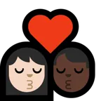 kiss: woman, man, light skin tone, dark skin tone para a plataforma Microsoft