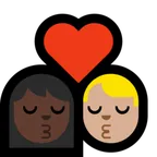 kiss: woman, man, dark skin tone, medium-light skin tone لمنصة Microsoft