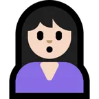 person pouting: light skin tone untuk platform Microsoft