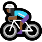 Microsoftプラットフォームのwoman biking: medium-dark skin tone