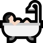 person taking bath: light skin tone สำหรับแพลตฟอร์ม Microsoft