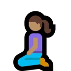 woman kneeling: medium skin tone สำหรับแพลตฟอร์ม Microsoft