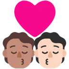 kiss: person, person, medium skin tone, light skin tone für Microsoft Plattform
