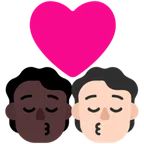 kiss: person, person, dark skin tone, light skin tone til Microsoft platform