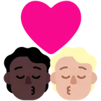 kiss: person, person, dark skin tone, medium-light skin tone עבור פלטפורמת Microsoft