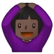 woman gesturing OK: dark skin tone สำหรับแพลตฟอร์ม Samsung