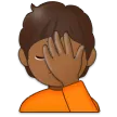 Samsung dla platformy person facepalming: medium-dark skin tone