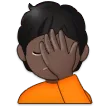 person facepalming: dark skin tone per la piattaforma Samsung