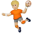 person playing handball: medium-light skin tone per la piattaforma Samsung