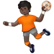 person playing handball: dark skin tone สำหรับแพลตฟอร์ม Samsung