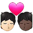 kiss: person, person, light skin tone, dark skin tone für Samsung Plattform