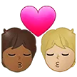 kiss: person, person, medium-dark skin tone, medium-light skin tone สำหรับแพลตฟอร์ม Samsung