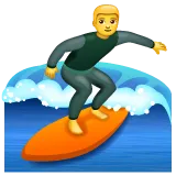 man surfing per la piattaforma Whatsapp