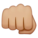 oncoming fist: medium-light skin tone สำหรับแพลตฟอร์ม Whatsapp