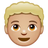 boy: medium-light skin tone per la piattaforma Whatsapp