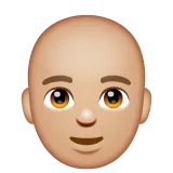 man: medium-light skin tone, bald para a plataforma Whatsapp