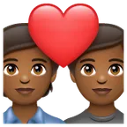 couple with heart: medium-dark skin tone per la piattaforma Whatsapp