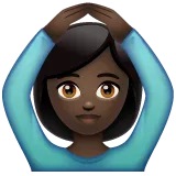 person gesturing OK: dark skin tone per la piattaforma Whatsapp
