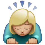woman bowing: medium-light skin tone für Whatsapp Plattform