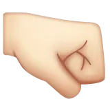Whatsapp 平台中的 right-facing fist: light skin tone