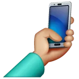 selfie: medium-light skin tone per la piattaforma Whatsapp