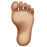 foot: medium-light skin tone per la piattaforma Whatsapp