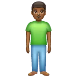 man standing: medium-dark skin tone per la piattaforma Whatsapp