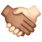 Whatsapp platformu için handshake: medium skin tone, light skin tone