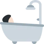 person taking bath: light skin tone สำหรับแพลตฟอร์ม X / Twitter